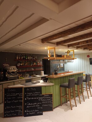 Bar (in der Unterkunft)