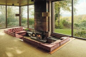 Interior - Mid-Century Masterpiece (Dudley)