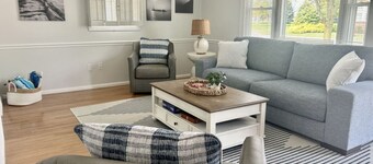 Beachglass Bungalow - Cozy Beach Retreat in Huron, Ohio