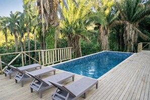 Piscine extérieure
