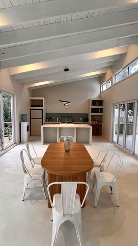 Juno Beach Villa: Rustic Luxury meets barefoot charm.