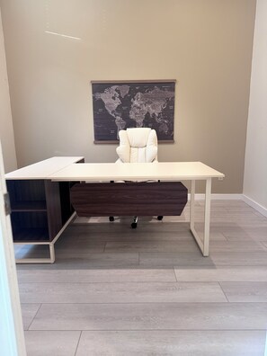 Interior - Lovely 4-bedroom house in Everett perfect for your getaway (Everett)