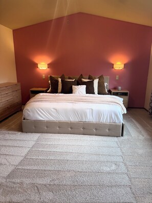 4 slaapkamers, een bureau, gratis wifi, beddengoed