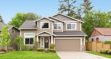 Lovely 4-bedroom house in Everett perfect for your getaway