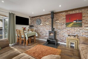 Interior - This converted barn with hot tub offers the perfect rural escape (St Clears (3.5 miles NW))