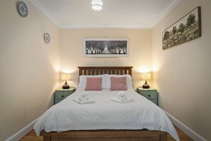 Internet, bed sheets - This converted barn with hot tub offers the perfect rural escape (St Clears (3.5 miles NW))