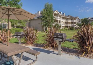 Outdoor dining - WorldMark Windsor - 2 Bedroom Twin Compact (Windsor)