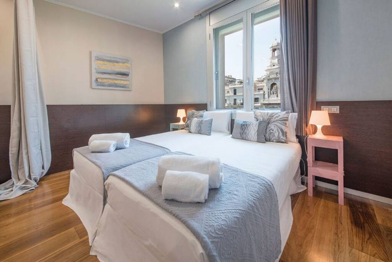 4 bedrooms, iron/ironing board, travel crib, bed sheets