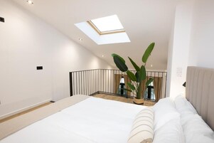 Apartment, Balcony, City View | Free WiFi