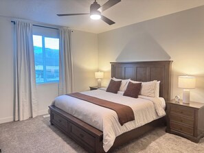 3 slaapkamers, een strijkplank/strijkijzer, gratis wifi, beddengoed