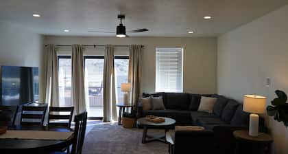 Modern Luxury Retreat Near Zion & Brian Head