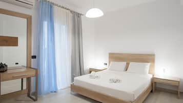 Deluxe Double Studio | Free WiFi, bed sheets