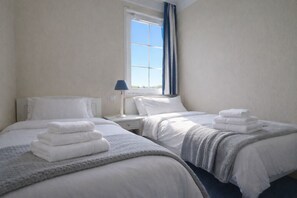 2 bedrooms, free WiFi, bed sheets - Holiday home for 6 people, Port de Bourgenay (Talmont-Saint-Hilaire)