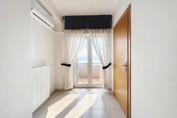 Interior - Bright B&B with Sea View Balcony - 102 - Santangelo - Pool (Monte Sant'Angelo)
