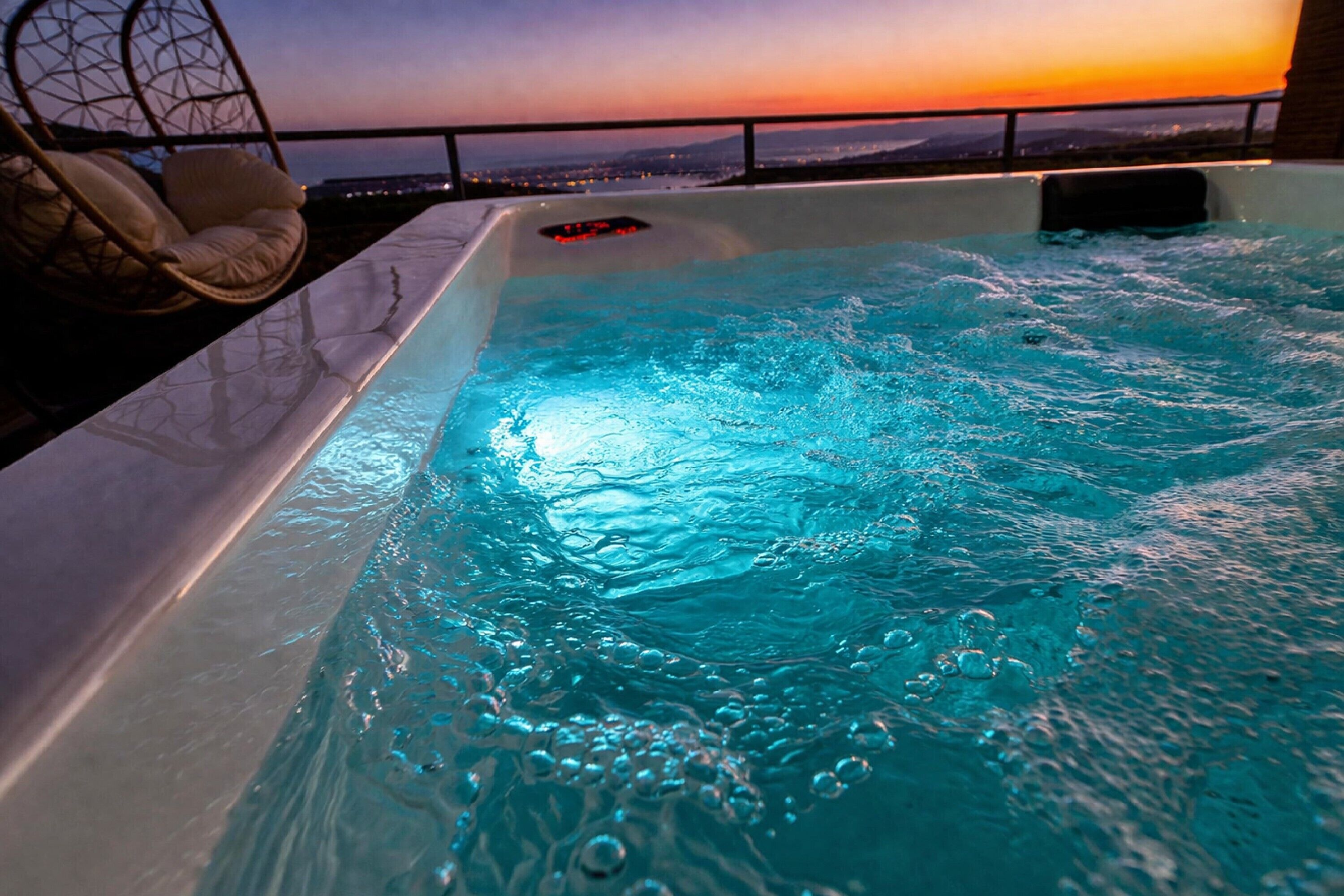 Outdoor spa tub