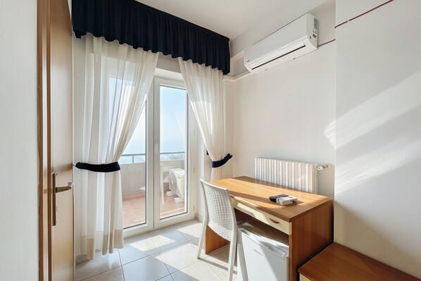 Interior - Bright B&B with Sea View Balcony - 103 - Santangelo - Pool (Monte Sant'Angelo)