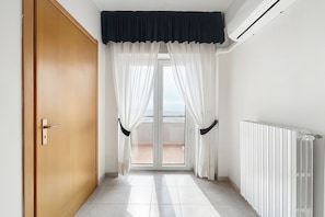Interior - Bright B&B with Sea View Balcony - 105 - Santangelo - Pool (Monte Sant'Angelo)