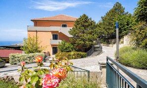 Property grounds - B&B with Window - 109 - Santangelo - Pool (Monte Sant'Angelo)