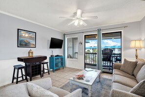 TV - Fully equipped, 1 bedroom, 1 bath Bay front condo on Tybee Island with a pool (Tybee Island)