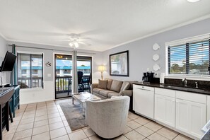 TV - Fully equipped, 1 bedroom, 1 bath Bay front condo on Tybee Island with a pool (Tybee Island)