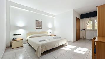 1 habitación, wifi y ropa de cama