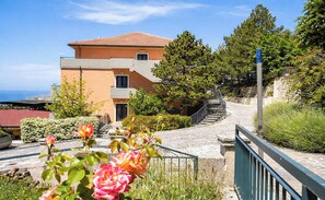 Property grounds - Bright B&B with Balcony - 349 - Santangelo - Pool (Monte Sant'Angelo)