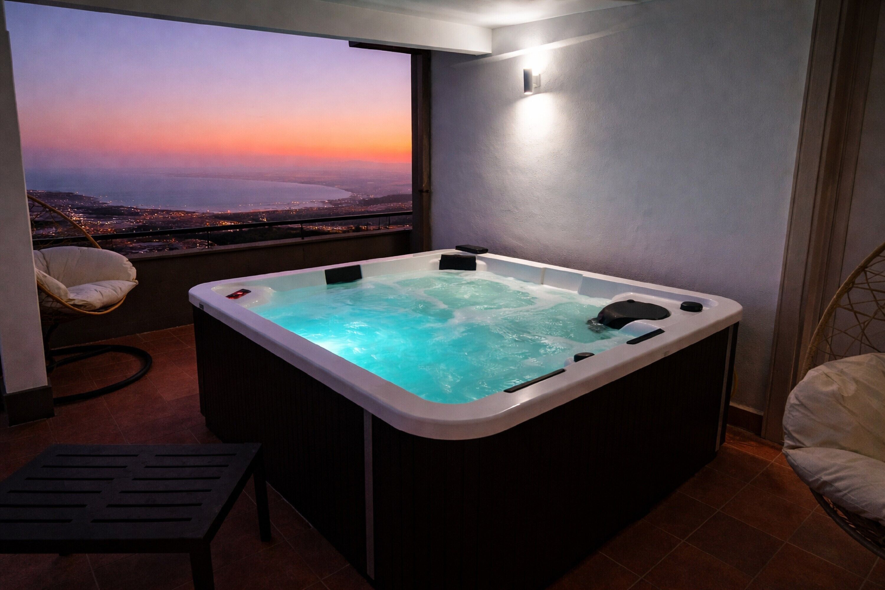 Outdoor spa tub