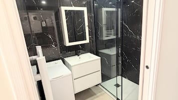 Shower, towels