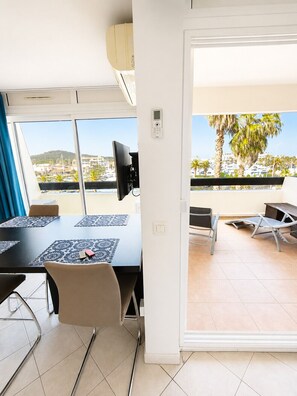 Dining - Naturiste Cap d'Agde Port Nature 745 *** (Agde)