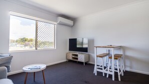 Smart TV - Central Apartment in Sussex Inlet (Sussex Inlet)