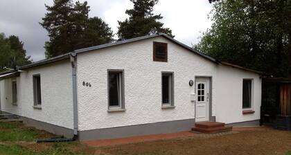 Cozy bungalow with wood-burning stove - 2 min. to the lake