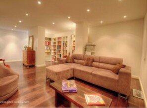 Interior - The villa is a spacious cottage with a private swimming pool. (Afa)