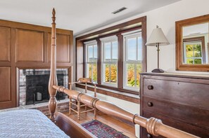 5 bedrooms, iron/ironing board, travel crib, free WiFi