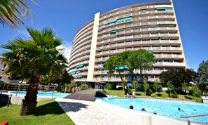 Exterior - Modern Apartment by the Pool (Lignano Sabbiadoro)