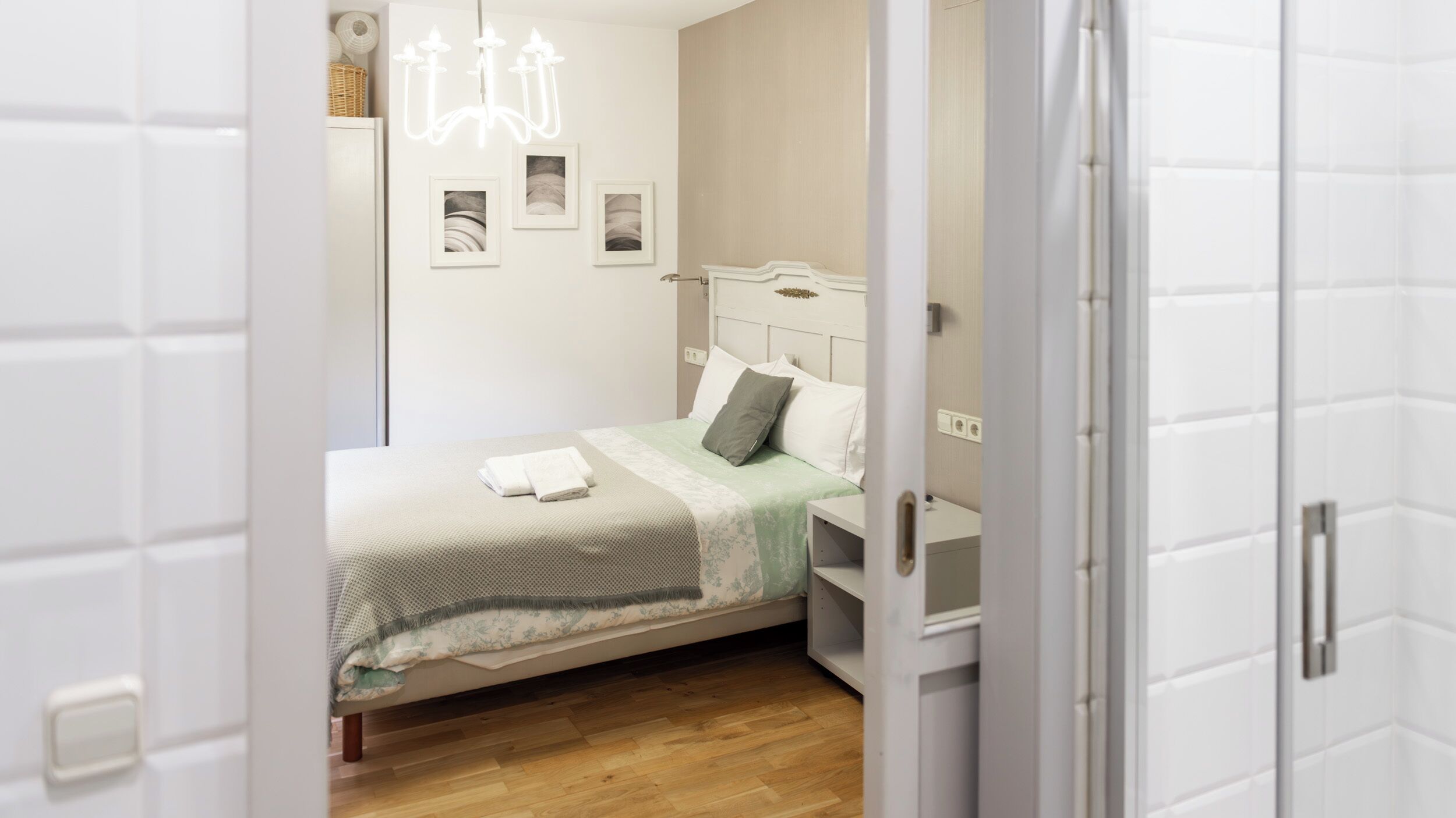 Individually decorated, free WiFi