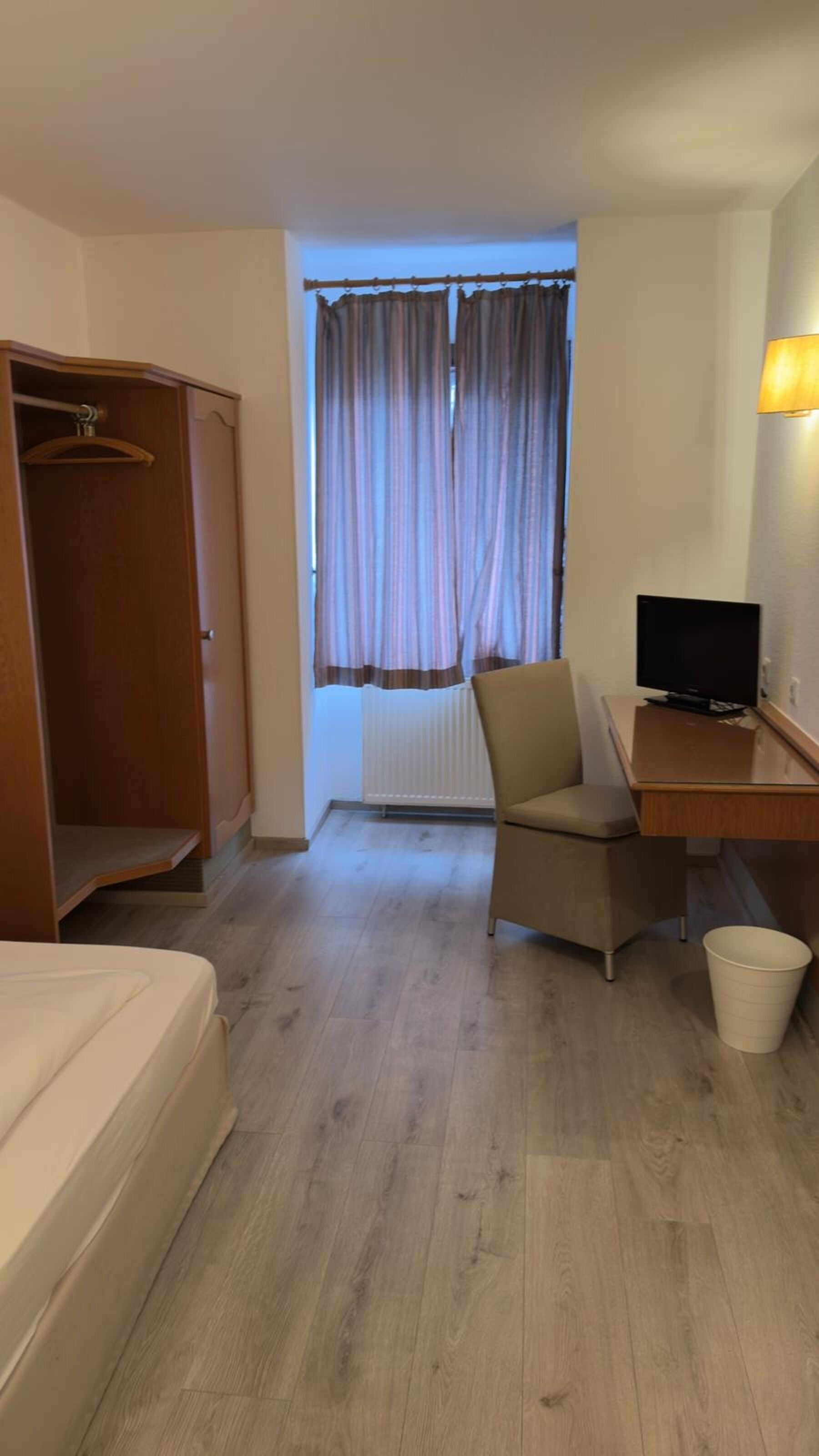 Single Room | In-room safe, desk, free WiFi