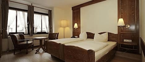 Double Room | In-room safe, desk, free WiFi