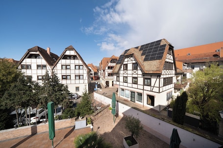 Double Room | In-room safe, desk, free cots/infant beds, free WiFi. Hotel Bären