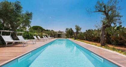 Carmine cottage with pool, close to beach