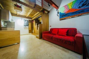 Living area - Wonderful Holiday Home in the Historic Center of Naples in Piazza Bellini (Napoli)
