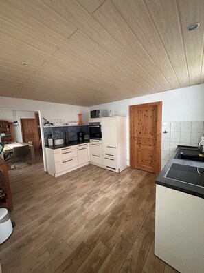 Private kitchen - Vacation home Haus zur Böhme (gateway to the Thuringian Forest) (Georgenthal)