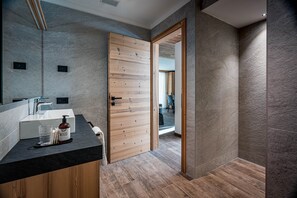 Interior - 'Genzianella Apartment' with Mountain View, Wi-Fi and Air Conditioning (Cavedago)