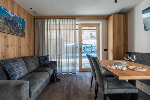 'Genzianella Apartment' with Mountain View, Wi-Fi and Air Conditioning