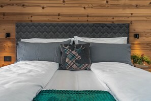 WiFi, bed sheets, wheelchair access