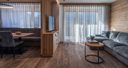 'Pino Mugo' Apartment with Mountain View, Wi-Fi and Air Conditioning