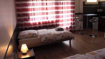 Iron/ironing board, WiFi, bed sheets