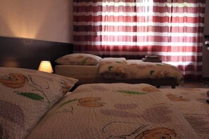 Silitysrauta/-lauta, Wi-Fi, vuodevaatteet