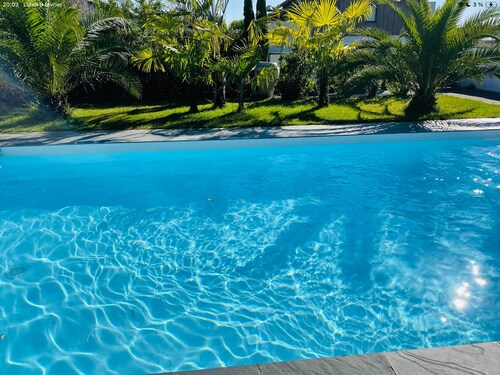 Villa with heated pool and secure 8 pers calm and comfort