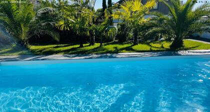 Villa with heated pool and secure 8 pers calm and comfort