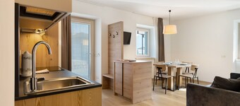 Ribes Two-Room Apartment: Private Garden and Modern Comfort